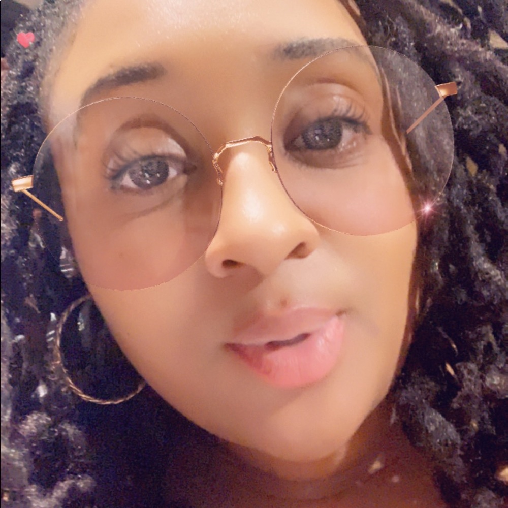 Meet your Posher, Bonita